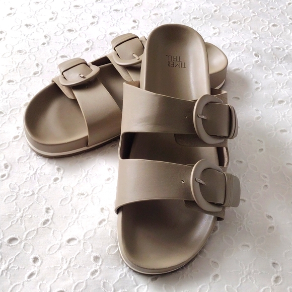 Time and Tru Shoes - Slides Sandals Buckles Dark Tan Like New Size 9